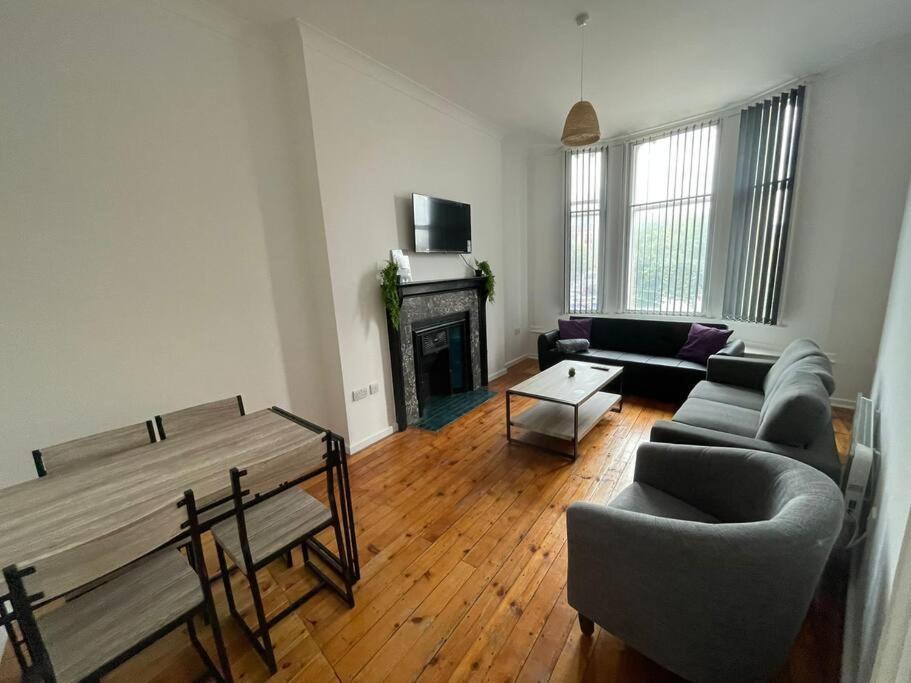 Spacious Flat For 6 City Center Gs305 Sheffield Eksteriør bilde